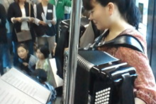 山手線歌声列車